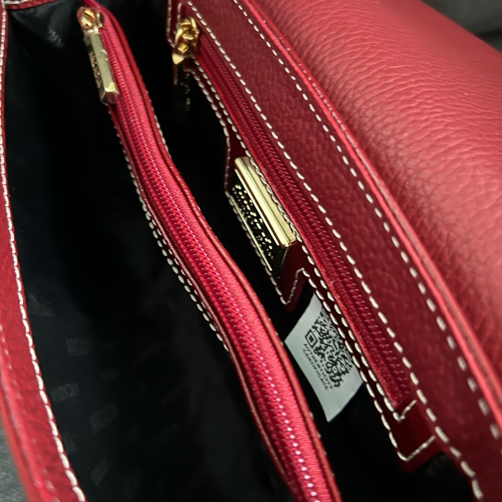 NWT ARCADIA PATENT LEATHER CROSSBODY SHOULDER BAG PURSE - Picture 7 of 11